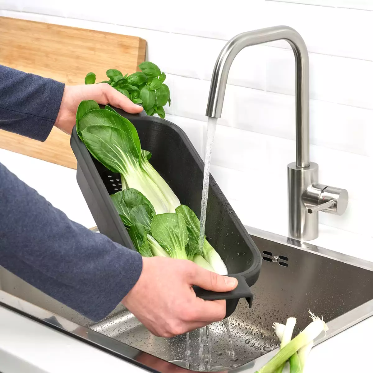 Tipy od designérů: 4 praktické kuchyňské doplňky od IKEA