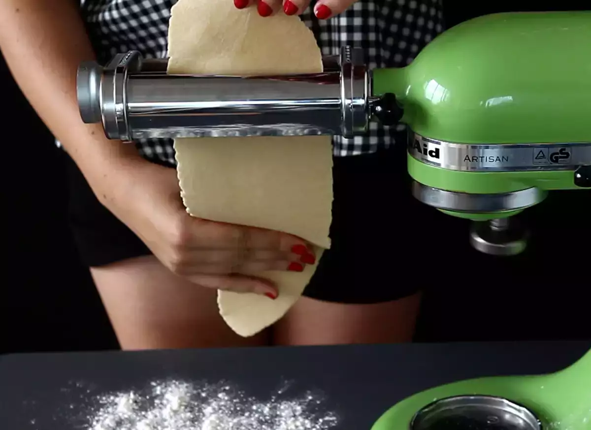 4. Vyválejte těsto