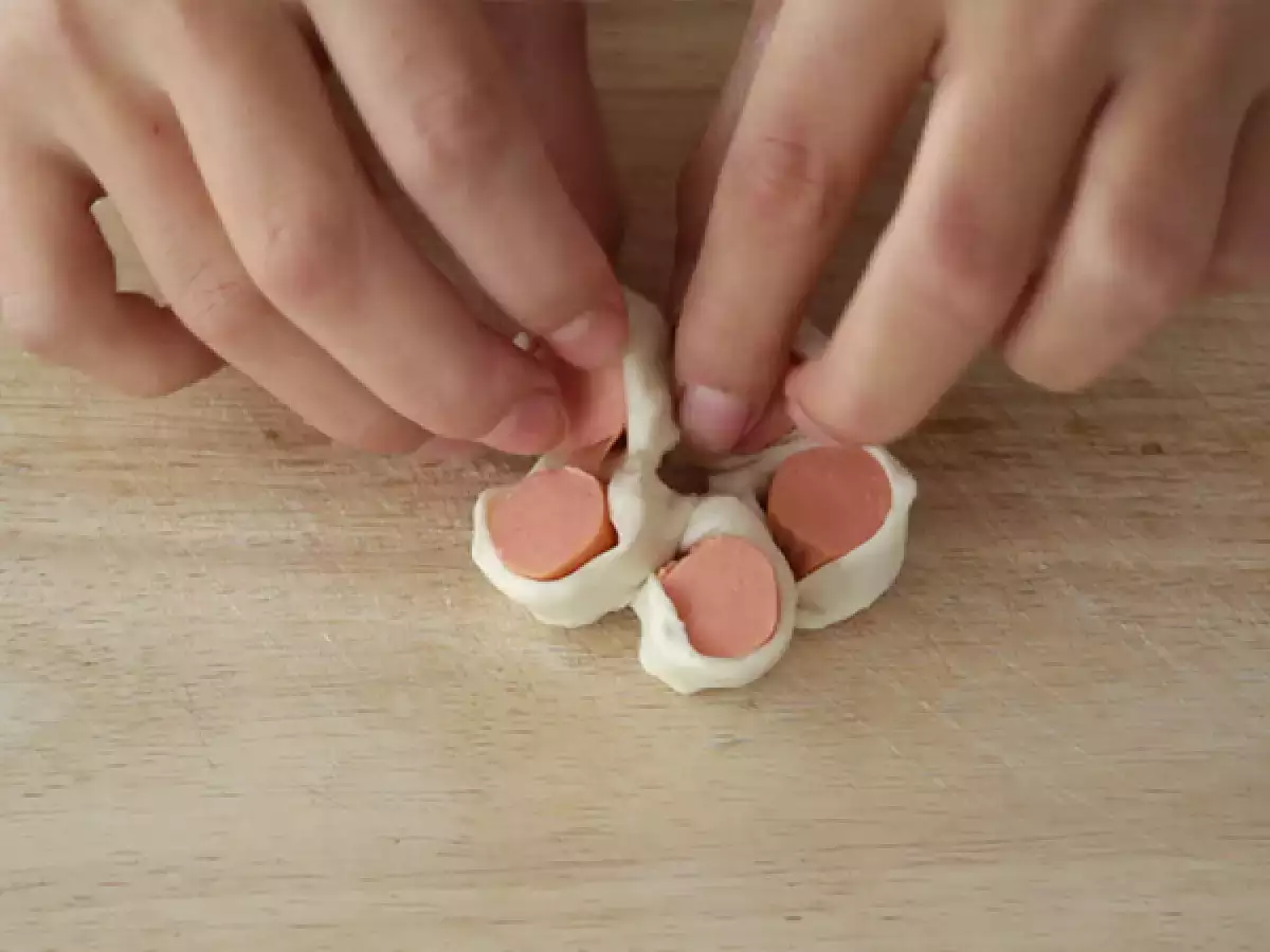 9. Květina - jedlé okvětní lístky z listového těsta