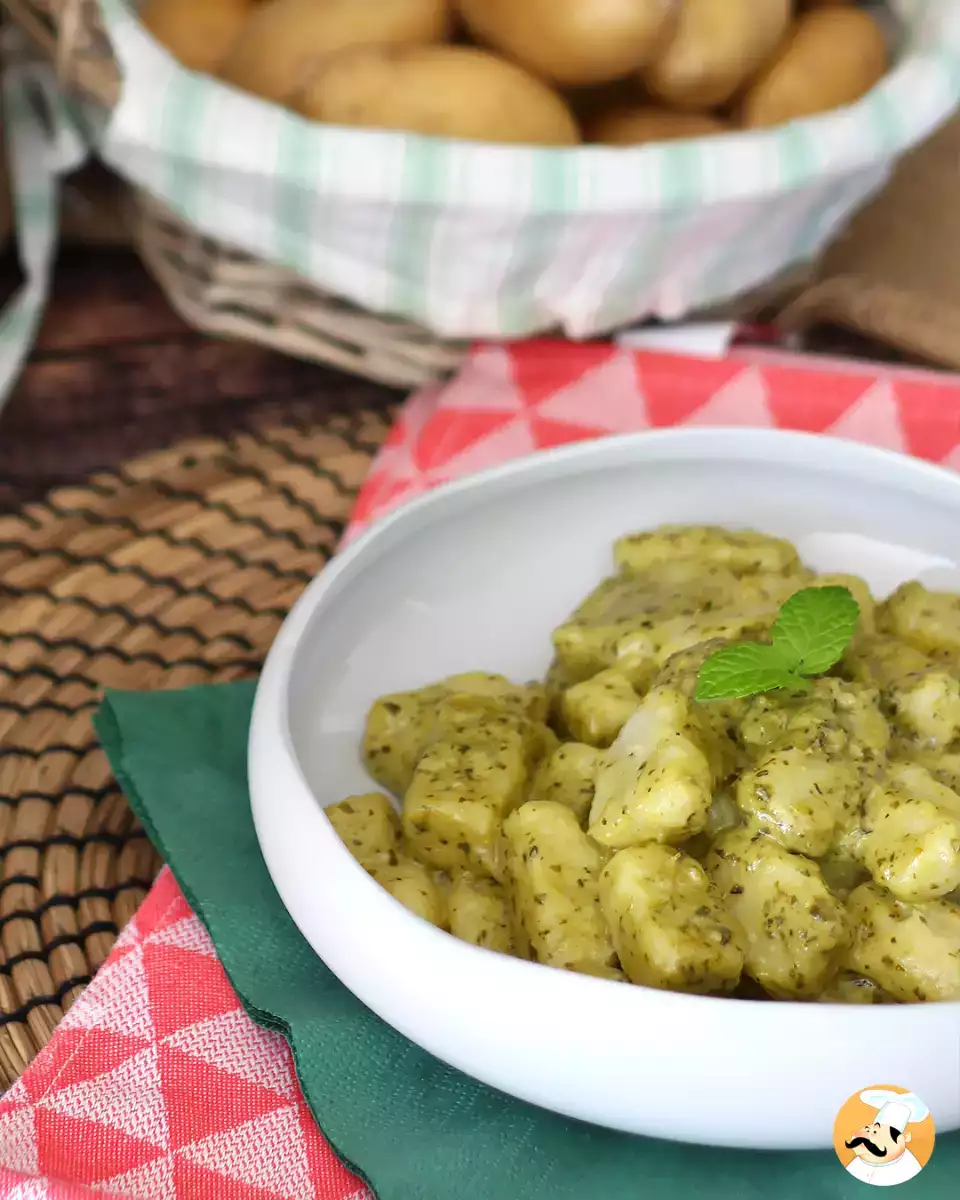 Domácí bramborové noky s omáčkou pesto
