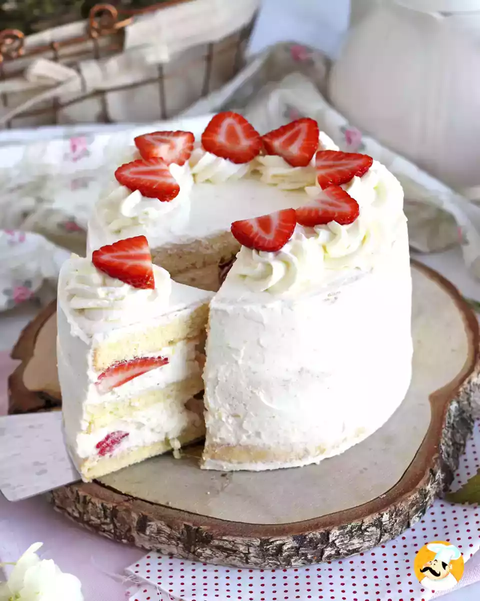 Vrstvený dort s jahodami a mascarpone krémem