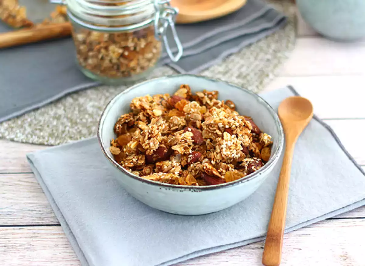 Domácí granola je připravena