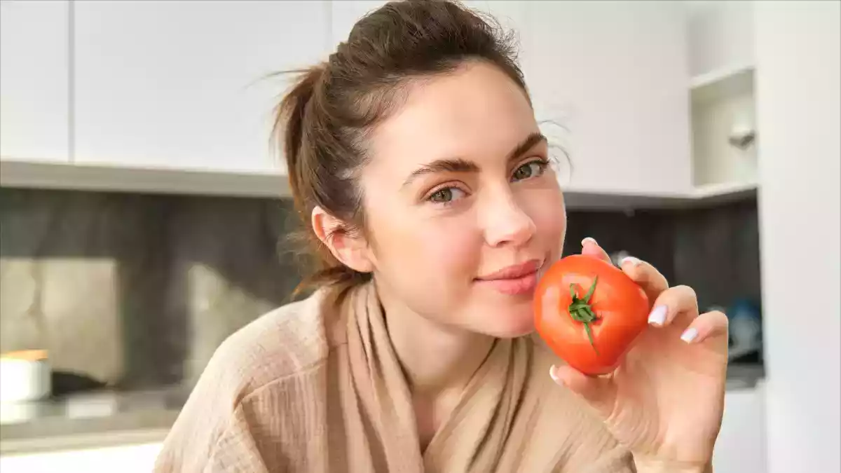 Je konzumace rajčat v noci škodlivá? Co vám o tomto běžném zvyku nikdo neřekl!