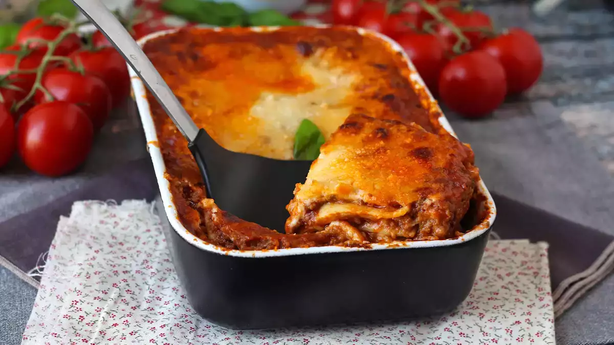 Od klasických boloňských po neobvyklé cuketové: 7 verzí lasagní, které vás překvapí