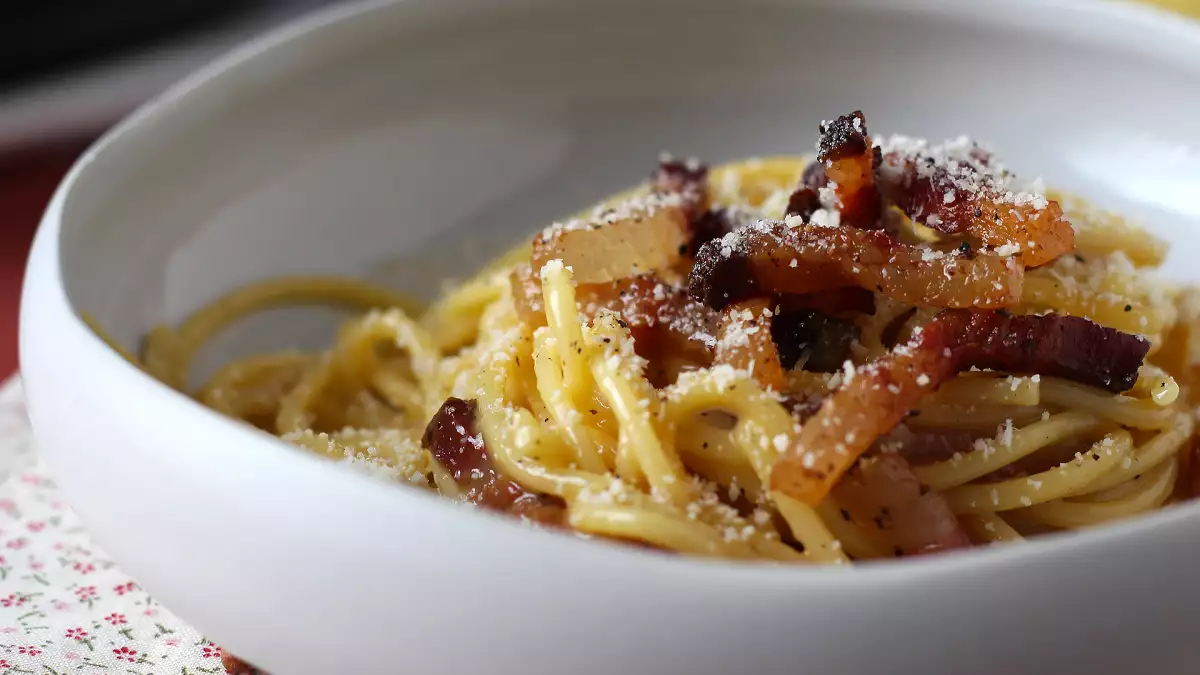 Víte, proč není guanciale v carbonara stejný jako pancetta?