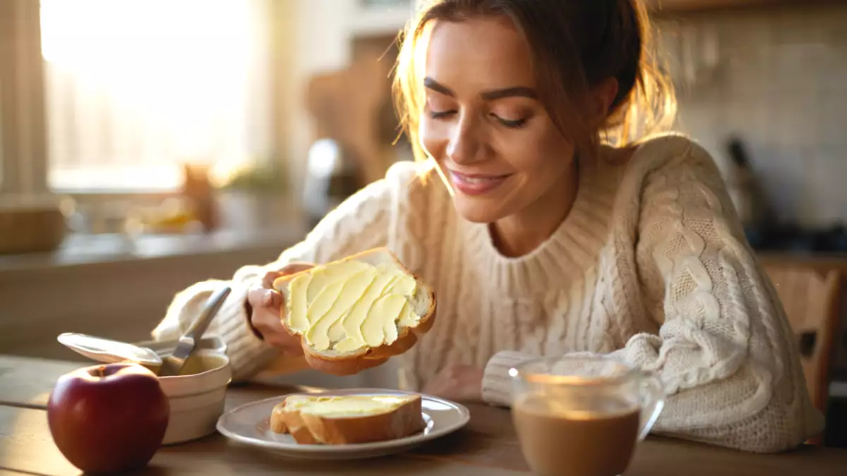 Chléb s máslem: za tímto ranním zvykem se skrývá citová vazba, kterou nemohou ignorovat ani odborníci.