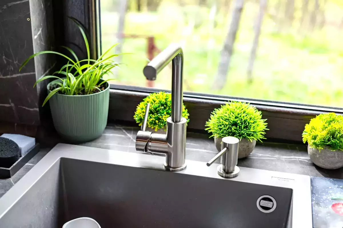 Sbohem ucpanému dřezu: tento přírodní a velmi jednoduchý mix napomáhá k dokonalému odtoku během několika minut