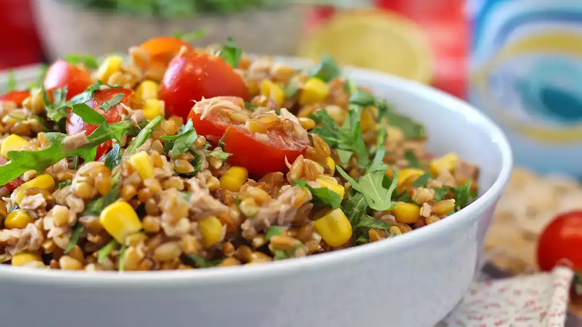 9 chytrých nápadů, jak vyprázdnit ledničku (aniž by to vypadalo jako došly zbytky )