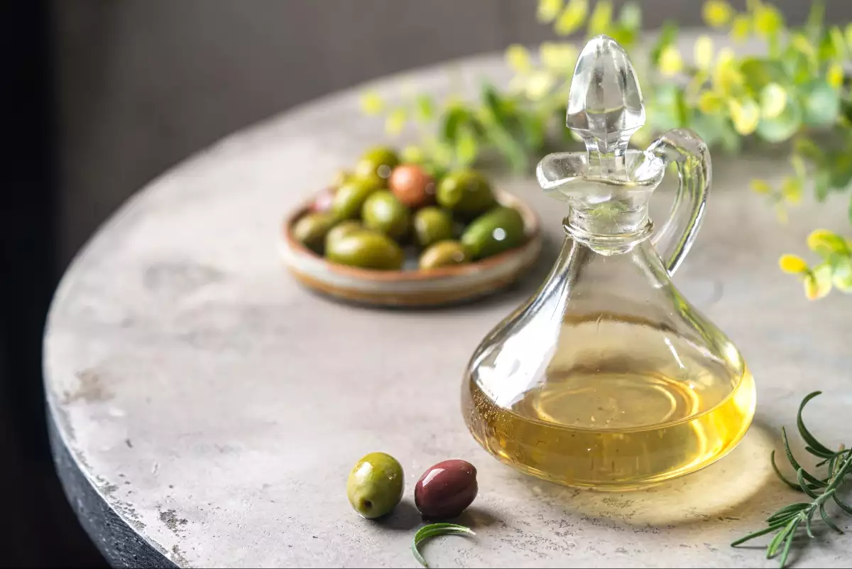 Olivový olej si zachovává svou čerstvost, když je skladován v tomto konkrétním typu lahve