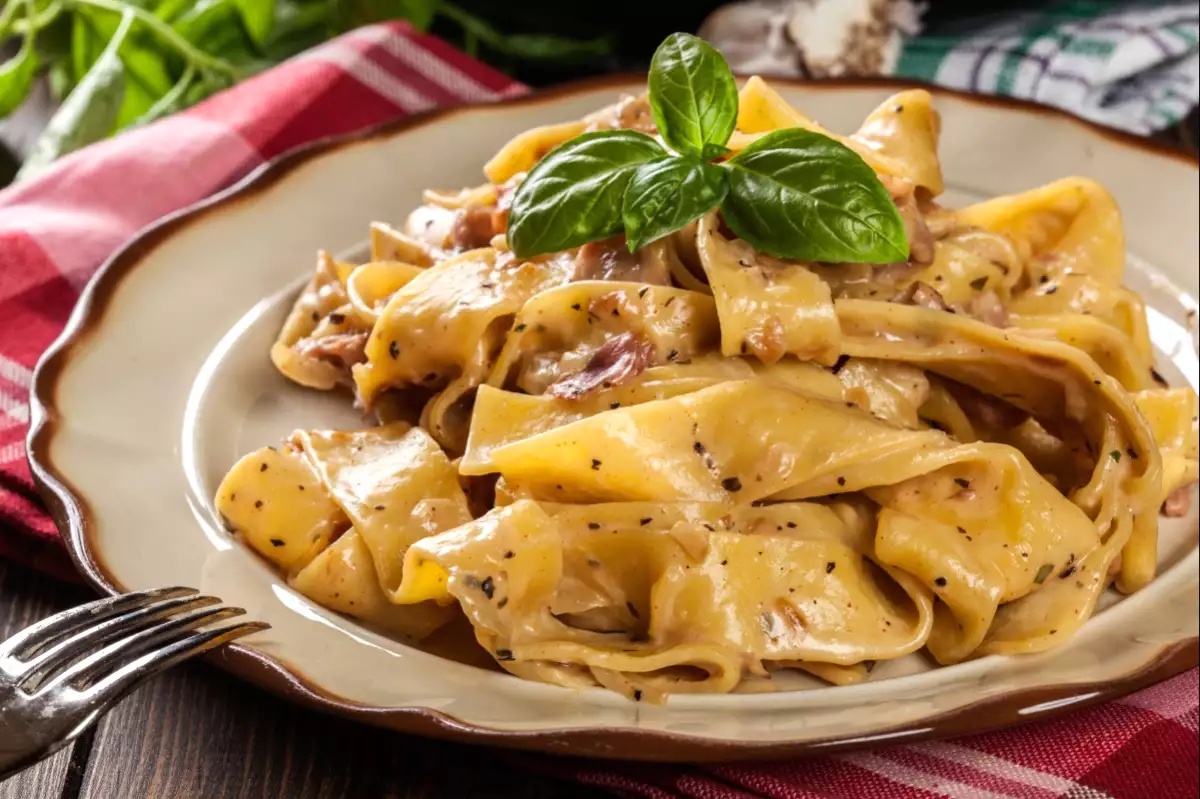 Italský šéfkuchař sdílí svůj „chytrý sýr“, ekonomickou alternativu, která dodá každým těstovinám chuť