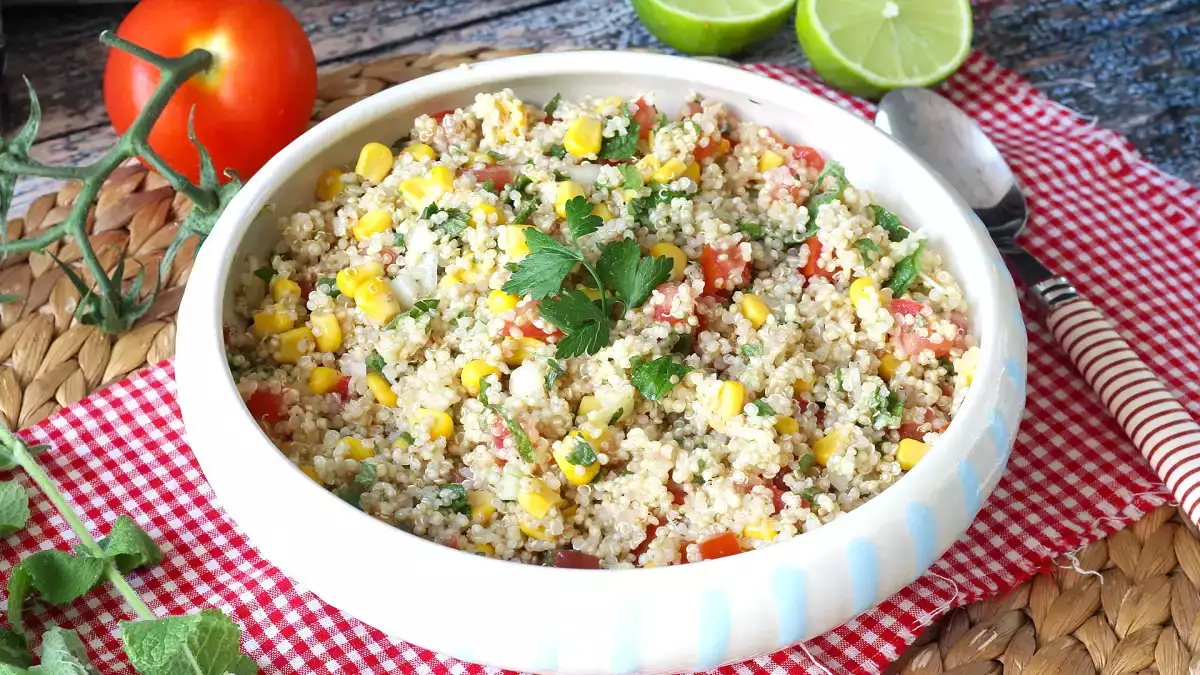 18 lehkých receptů, které vám ušetří žaludek mezi večírky, aniž byste museli obětovat chuť