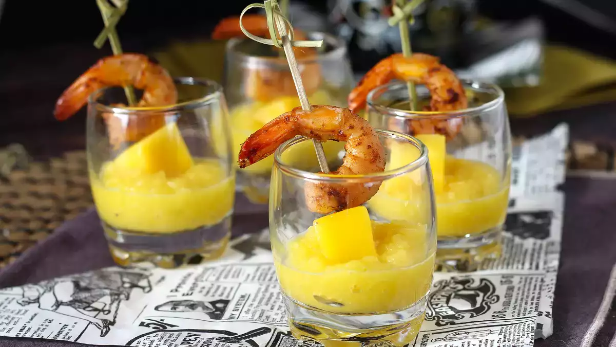 12 nápadů s čerstvým ovocem, které překvapí při večeři od prvního přípitku až po poslední lžičku