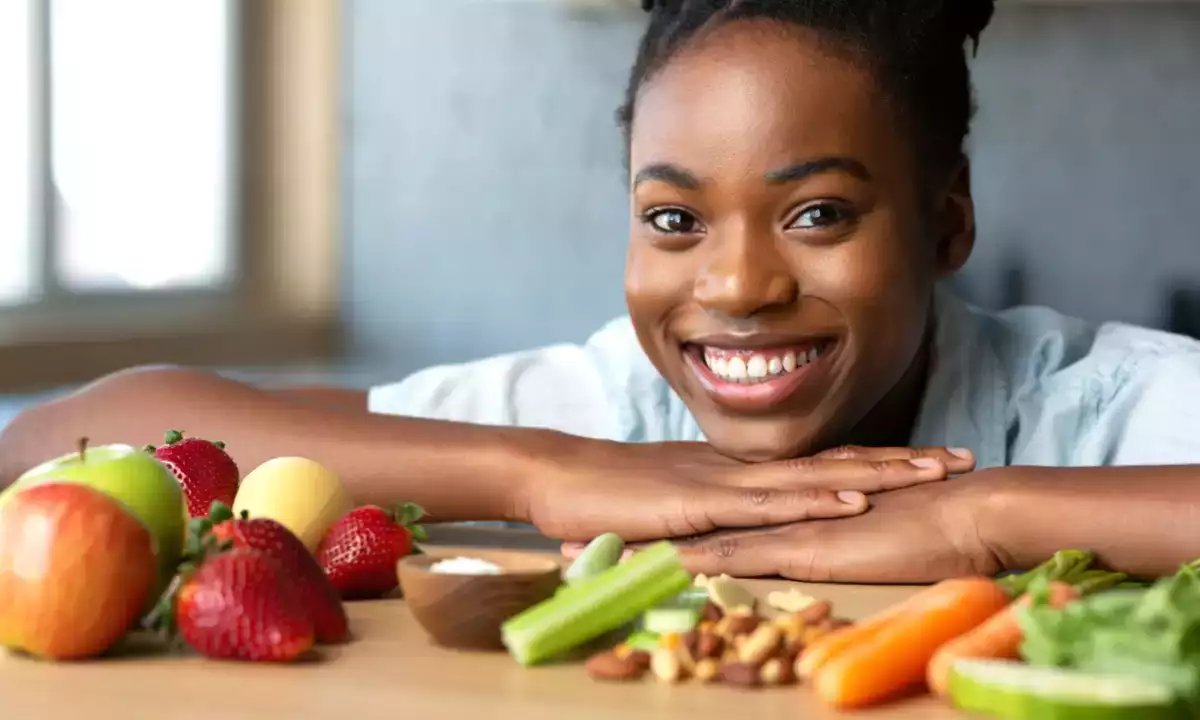 10 potravin pro bělejší zuby: co skutečně jíst