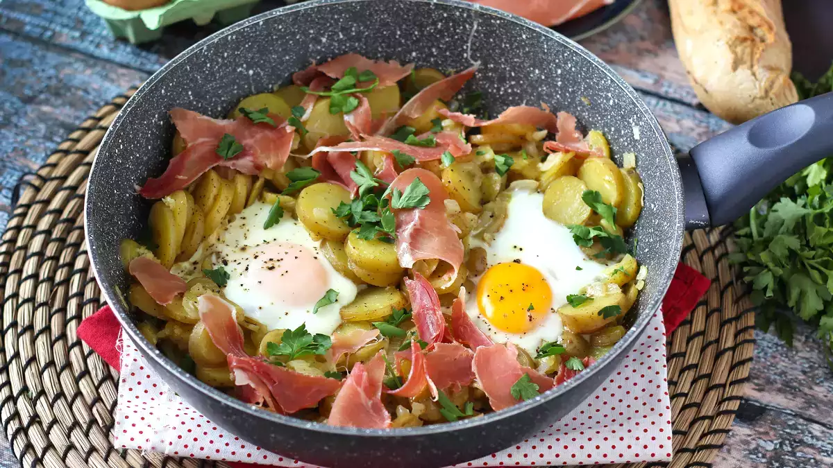 Sbohem troubo: 14 neuvěřitelných receptů na pánvi, které dokazují, že můžete dobře vařit s mnohem menší námahou