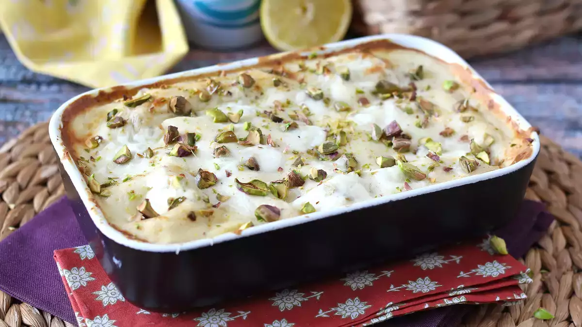 Lasagne di pesce: krémový recept s lososem, burratou a pistáciemi, který přináší revoluci v nedělním obědě