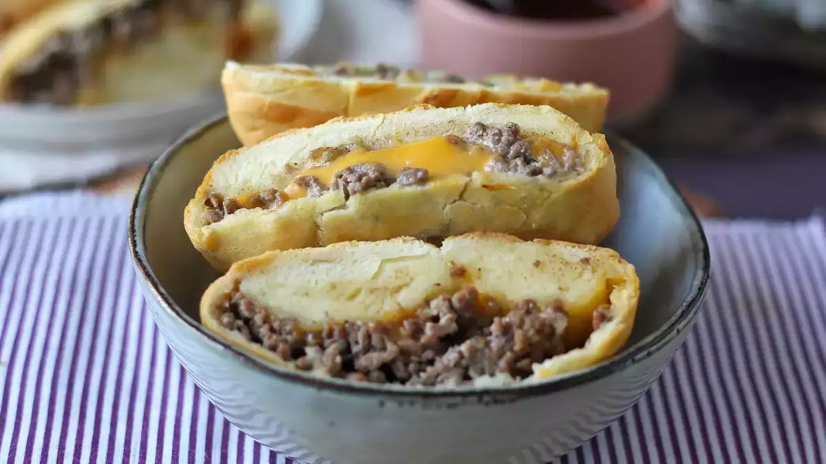 7 absurdně chutných receptů z těsta na pizzu (které nejsou pizzou)