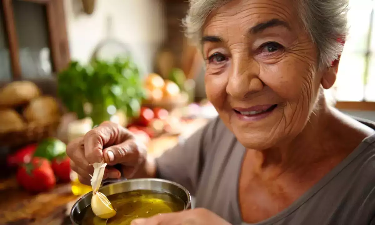 Babička vždycky věděla: česnek se musí odstranit a důvodem není to, co si myslíte.