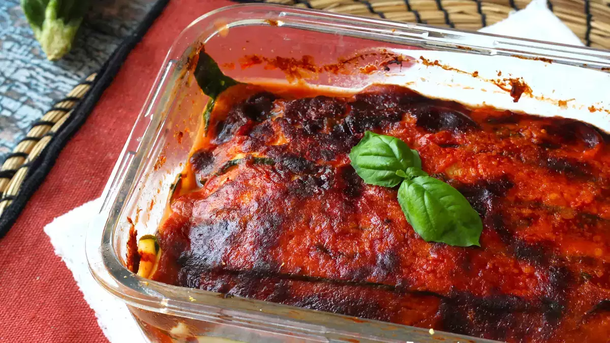 Ano, cuketovou parmigianu můžeš připravit v horkovzdušné fritéze: křupavá verze, která všechno změní