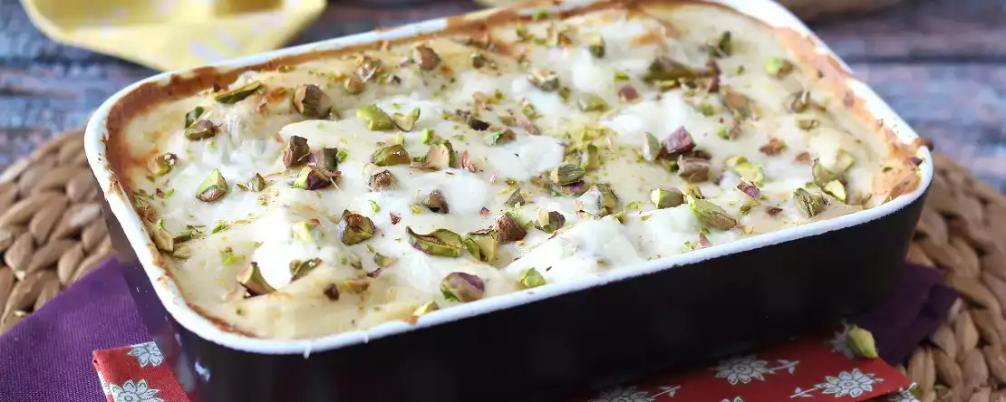 Lasagne di pesce: krémový recept s lososem, burratou a pistáciemi, který přináší revoluci v nedělním obědě