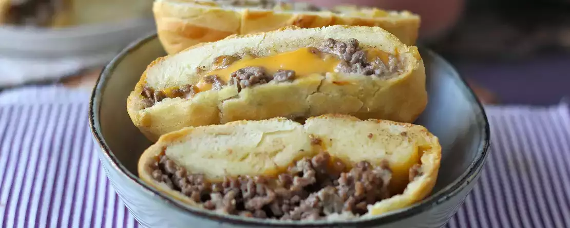 7 absurdně chutných receptů z těsta na pizzu (které nejsou pizzou)