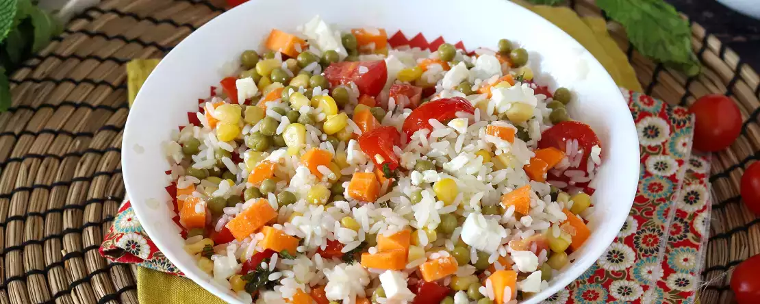 Saláty ze zbytků: 17 receptů, jak proměnit zbytky v ledničce v neuvěřitelné pokrmy