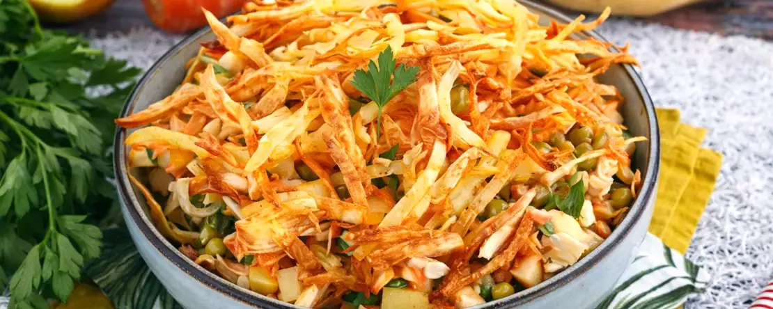 Nejen na léto: 10 zdravých, rychlých a barevných jarních salátů