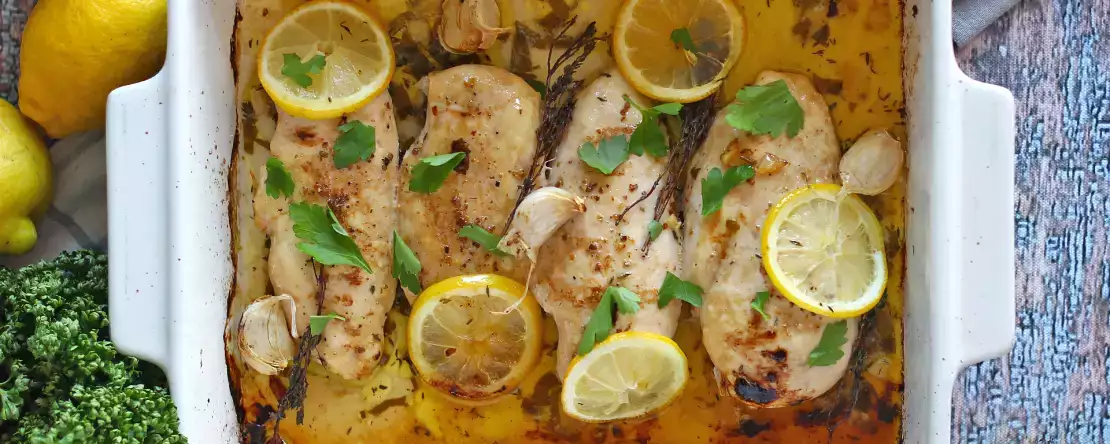 11 neodolatelných receptů na kuřecí maso, které jsou vždy hitem nedělního oběda