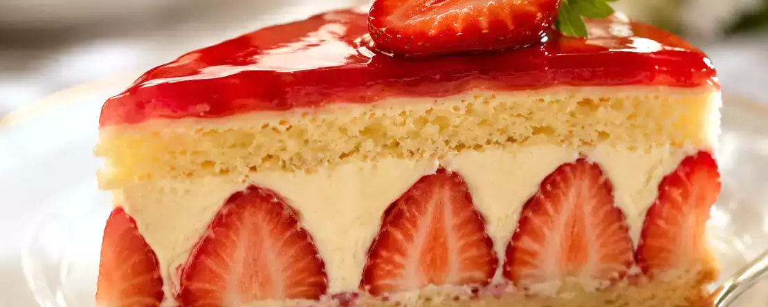Ikonické recepty s jahodami: od pavlovy po fraisier a výlet po světových dezertech.