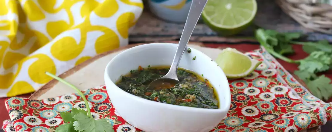 Chimichurri, argentinská omáčka, která si zaslouží místo na vašem grilu: z čeho se skládá a tři tipy, jak ji připravit k dokonalosti