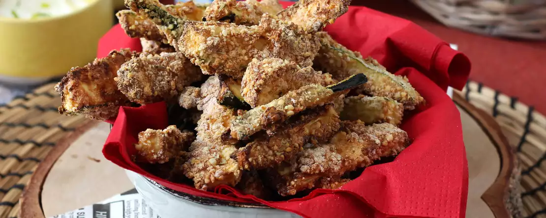 Cukety v horkovzdušné fritéze: 6 rychlých receptů, které se při večeři sní na jedno sousto