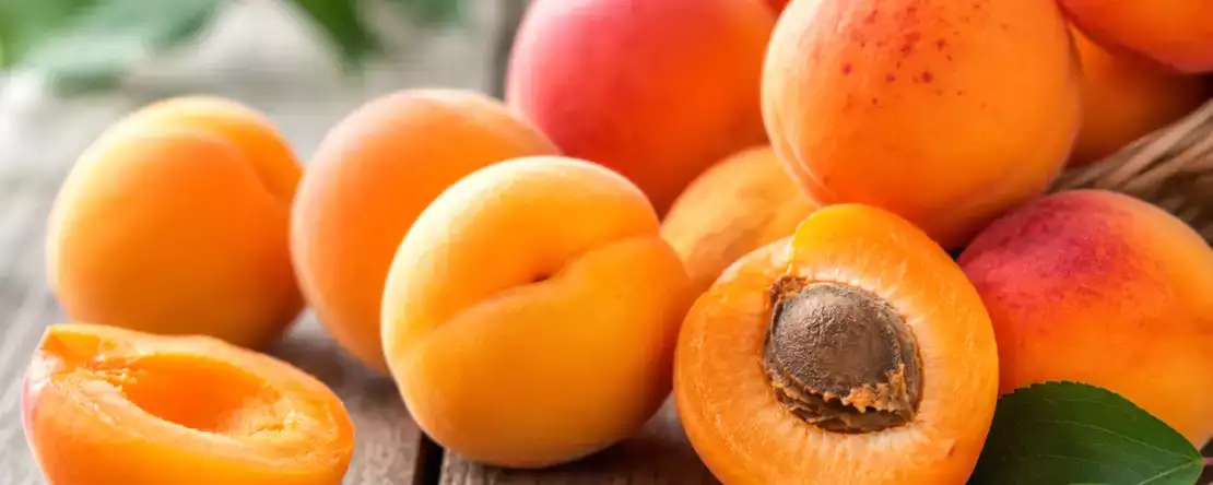Meruňky jsou právě teď obzvláště cenově dostupné: 12 receptů, jak je využít