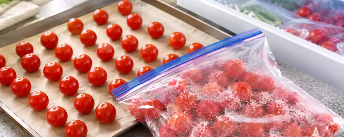 Trik, jak zmrazit cherry rajčata a mít je v zimě stále v perfektním stavu: už žádné zmrazené hrudky