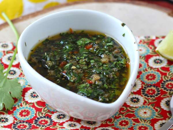 Nedělejte těchto 9 (velmi) častých chyb při přípravě omáčky chimichurri.