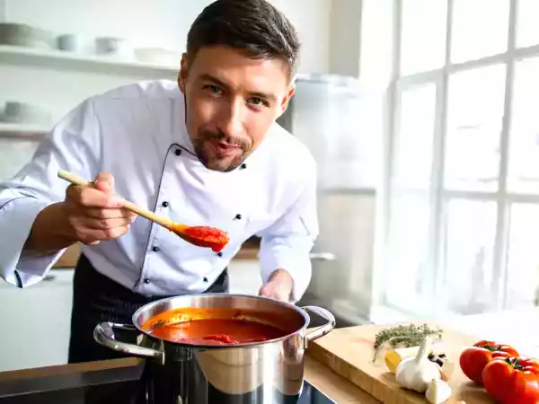 Jak opravit pikantní omáčku, aniž byste ji vyhodili (ano, můžete ji zachránit!)
