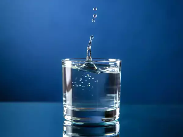 Hydratace v létě: 5 předsudků, na které je třeba nadobro zapomenout