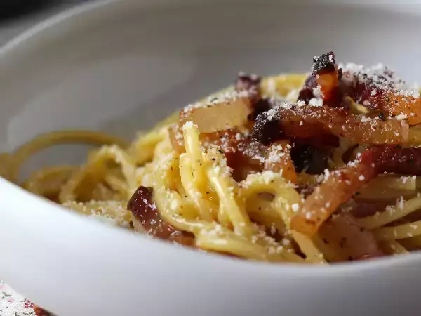 Víte, proč není guanciale v carbonara stejný jako pancetta?