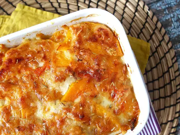 Jak připravit dokonalou vegetariánskou dýňovou parmigianu (i když jste v kuchyni začátečník)