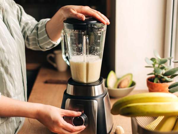 K čemu je opravdu dobrý mixér v kuchyni a jak ho správně používat