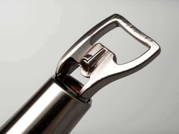 Došly vám vývrtky? Nebojte se: tyto nouzové techniky zachrání vaše aperitivy.