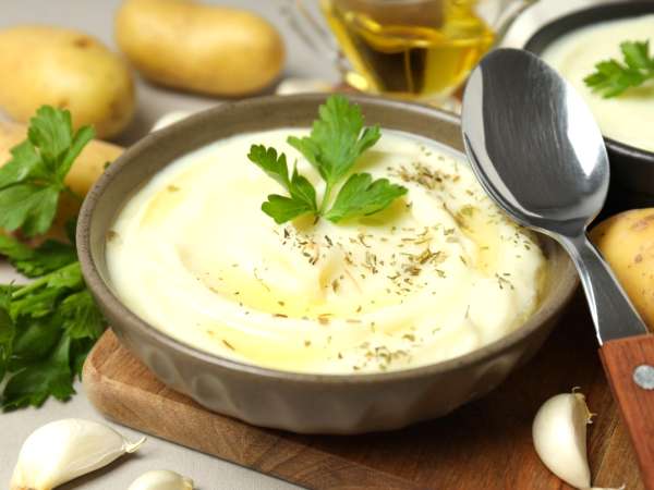Neočekávaná ingredience, která dělá bramborovou kaši neuvěřitelně krémovou