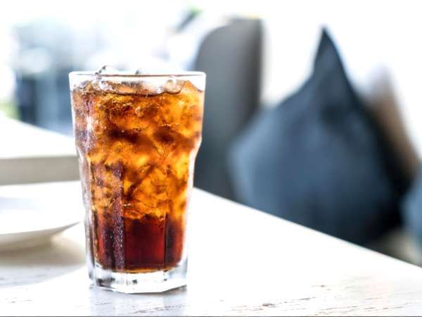 Zjištění vědců o sladkých nealkoholických nápojích mění vše, co jsme si mysleli, že víme o mikrobiotě.