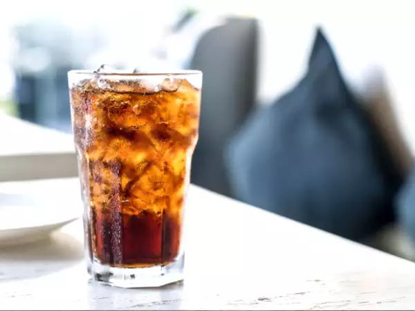 Zjištění vědců o sladkých nealkoholických nápojích mění vše, co jsme si mysleli, že víme o mikrobiotě.