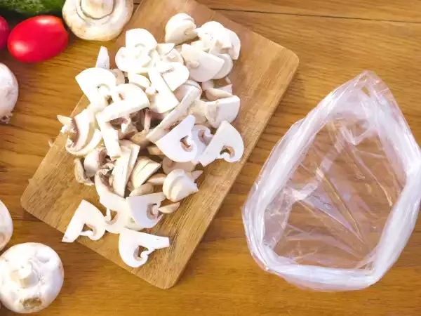 Jak správně zamrazit čerstvé houby, aniž by se narušila jejich chuť či textura