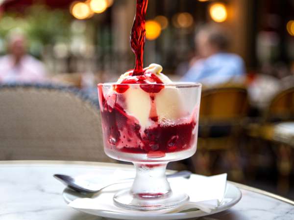 Nejnečekanější spojení roku: víno a zmrzlina, vítězná kombinace v TikToku