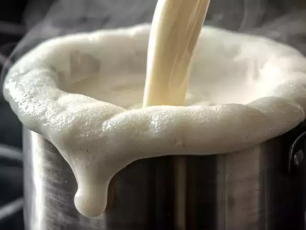 Ta každodenní záhada, kterou vám nikdo nikdy pořádně nevysvětlil (a která vám pokaždé zaneřádí kuchyň).