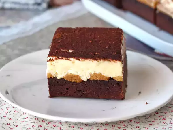 Stále se rozhodujete mezi brownies a tiramisu? Tento dezert toto dilema ukončí díky neodolatelné kombinaci.