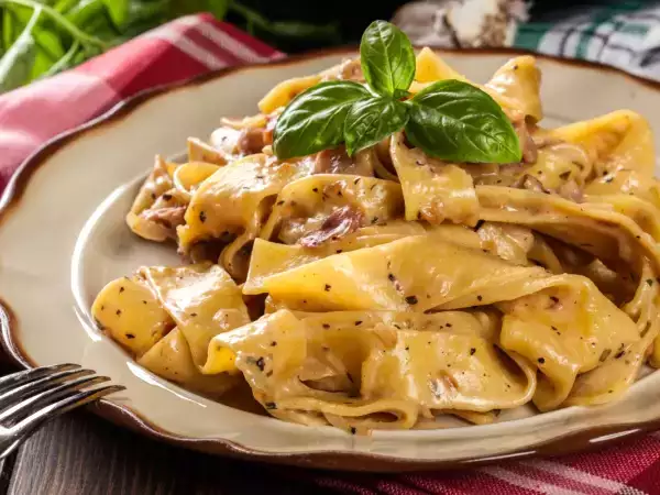 Italský šéfkuchař sdílí svůj „chytrý sýr“, ekonomickou alternativu, která dodá každým těstovinám chuť