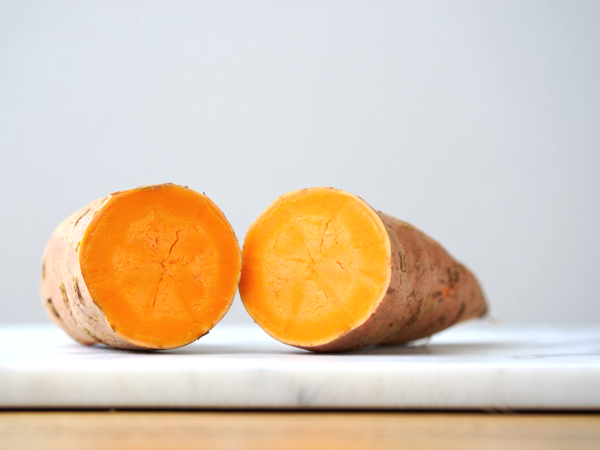 Mohu jíst naklíčené sladké brambory?