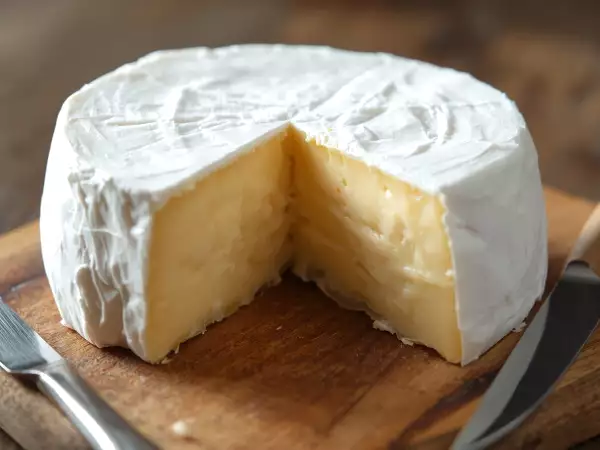 Proč se Camembert prodává v dřevěné krabici?