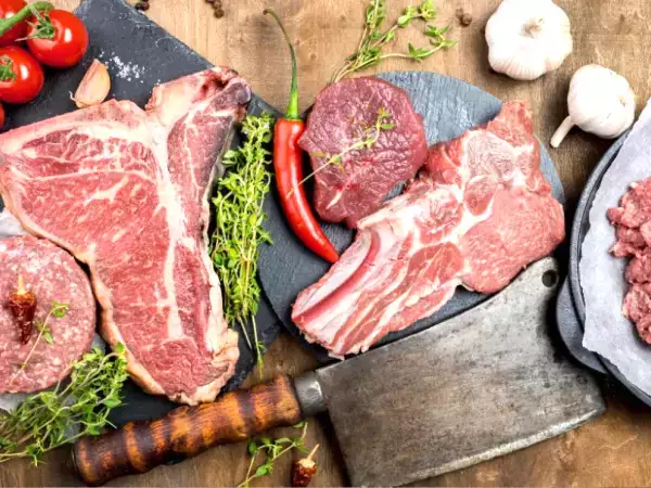 Proč by se mělo maso před vařením vždy vyndat z lednice (a na jak dlouho)?